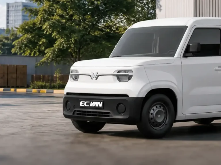 Đầu xe VinFast EC Van màu trắng với kính lái cỡ lớn và đèn halogen