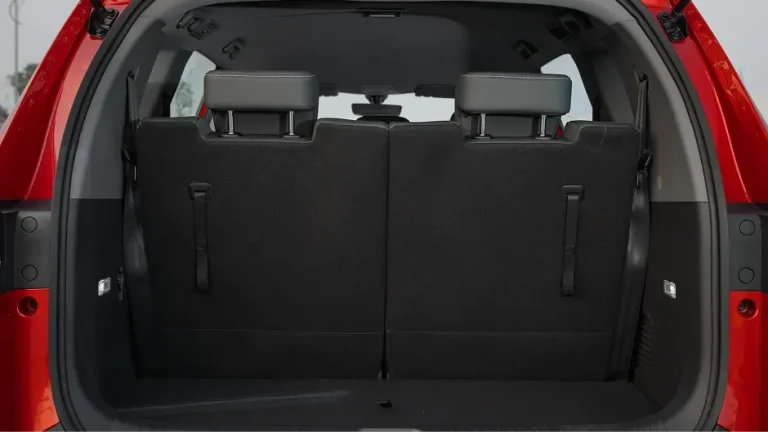 Khoang hành lý phía sau hàng ghế thứ ba của VinFast MPV7