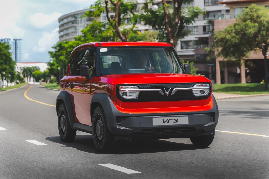VinFast VF 3 liên tục dẫn đầu doanh số xe điện Việt Nam: mẫu minicar "quốc dân" giá hợp lý - ảnh 1