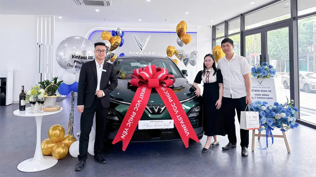 Bàn giao xe VinFast cho khách hàng tại VinFast VGC Phúc Yên