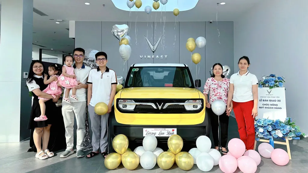 Bàn giao xe VinFast cho khách hàng tại VinFast VGC Phúc Yên
